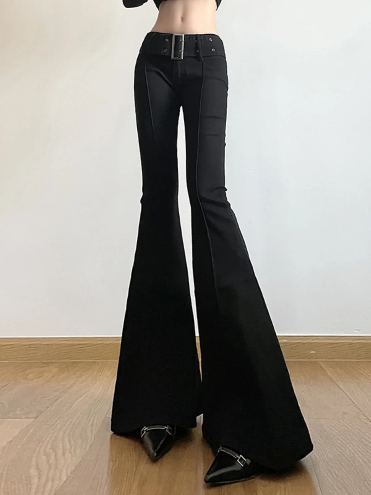 المرأة السوداء متوهج السراويل  - مراجعة Fashion Street Yoga وسعره